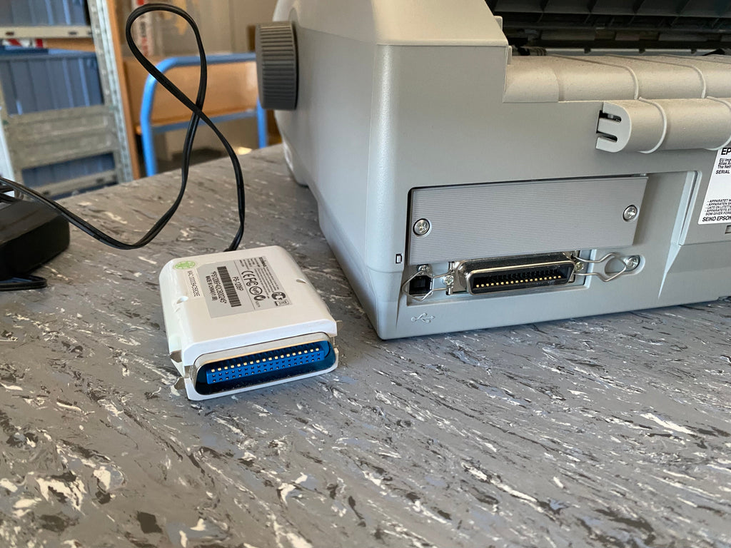 Impresora de matriz de puntos Epson LQ-590 con accesorios